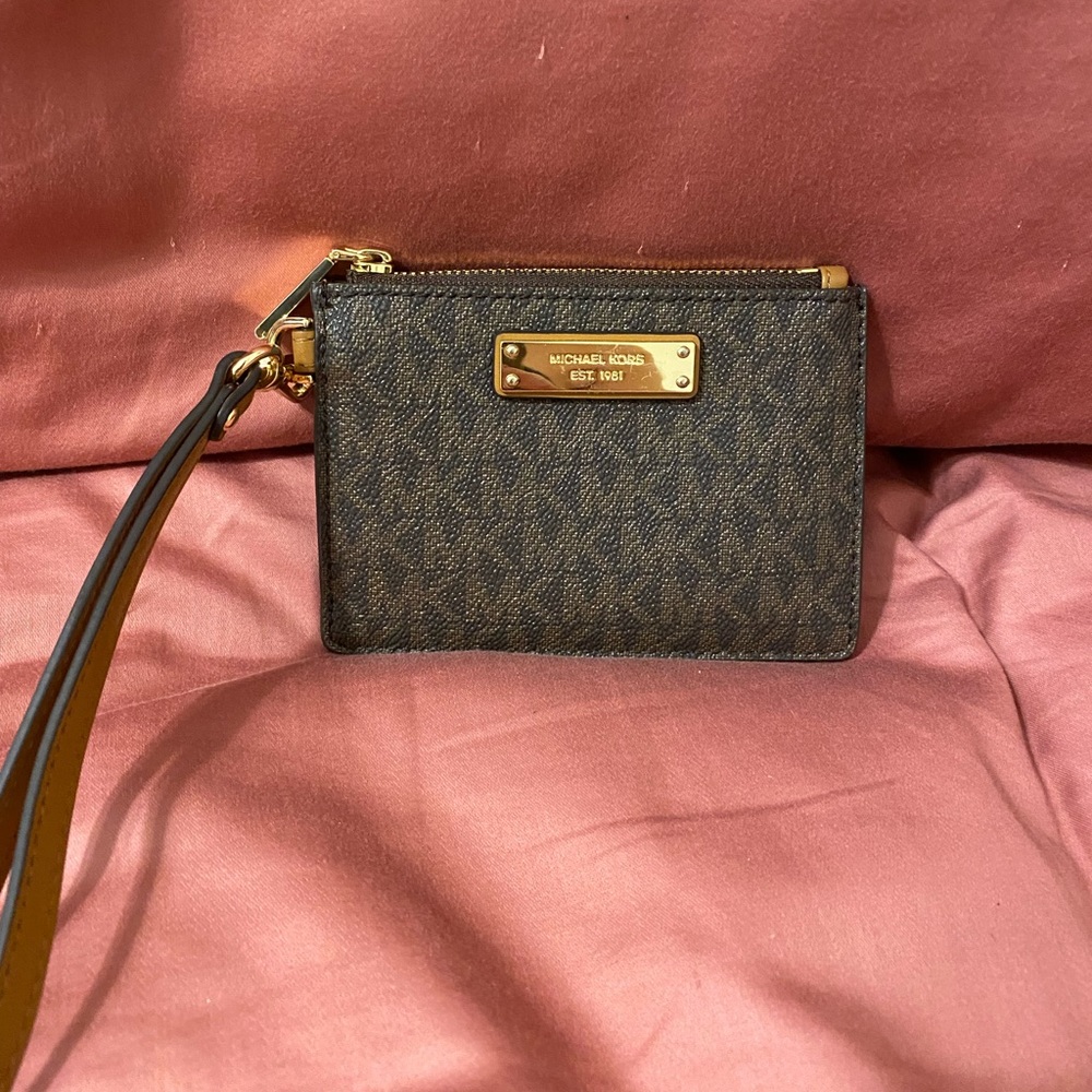 Brand new, never used Michael Kors Wristlet